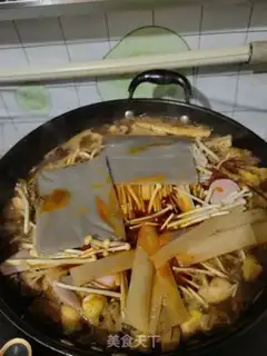 Make Spicy hot pot step 4