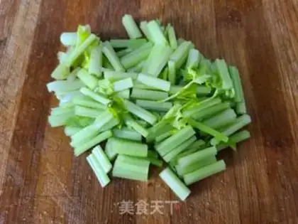 Make Celery with pig skin step 0
