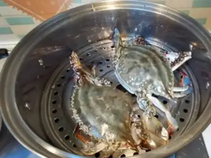 Make Fresh crabs step 1
