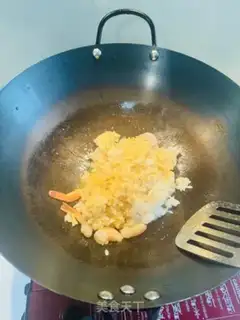 Make Shrimp rice step 1