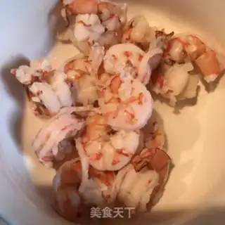 Make Seagull shrimp salad step 3
