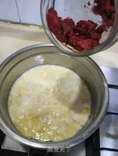 Make Yellow rice cake, egg-boiled wine step 6