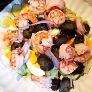 Make Seagull shrimp salad step 6