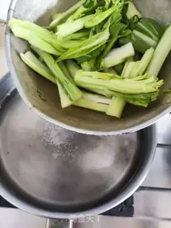 Make The omelet soup step 2