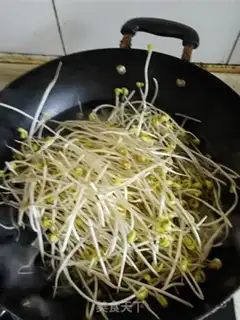 Make Bean sprouts step 1