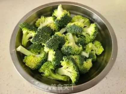 Make Shrimp broccoli step 1