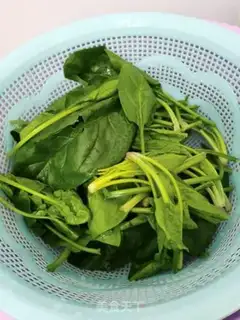 Make Spicy spinach step 0