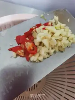 Make Spicy spinach step 1