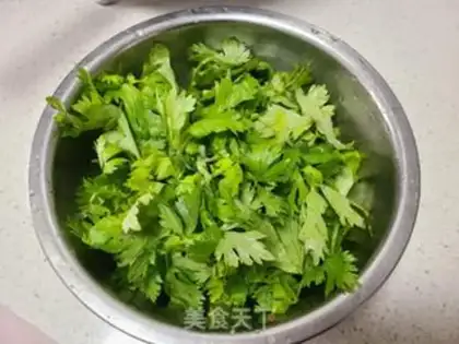 Make Celery leaves, soybeans step 0