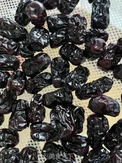 Make Blood-stained red dates step 7