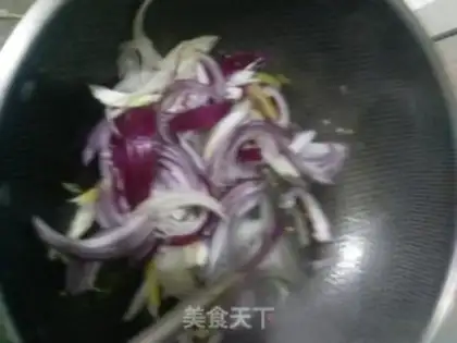 Make Onion fried pork step 4
