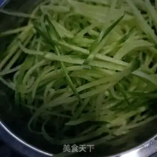 Make Seameat and radish step 1