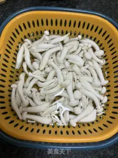 Make Clothes and fungus egg soup step 1