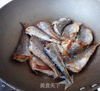 Make Dry-fried mackerel step 3