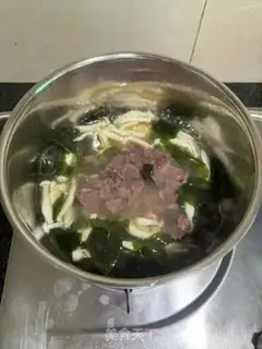 Make Clothes and fungus and egg beef soup step 10