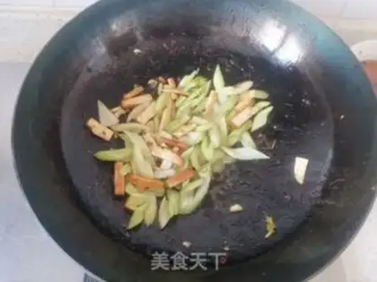 Make Celery fried dry step 4