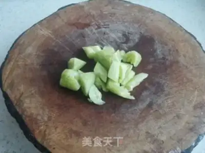 Make A cucumber splattered head step 1