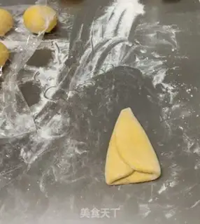 Make Coconut leaf bread step 9