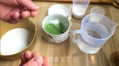 Make Three-coloured pudding step 0