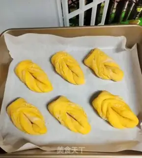 Make Coconut leaf bread step 12