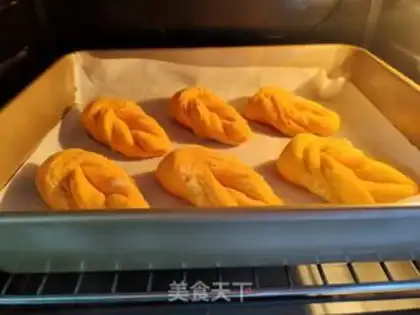 Make Coconut leaf bread step 13