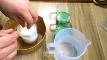 Make Three-coloured pudding step 12