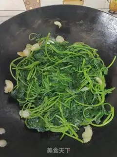 Make The pepper sauce and the potatoes step 6