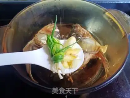Make Tofu fish head soup step 2