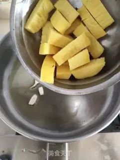 Make Bean sprouts with yellow rice cake step 3