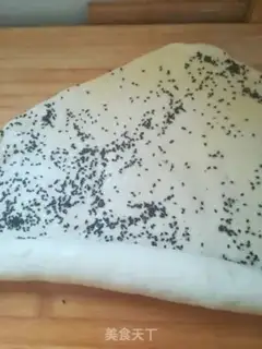 Make Black sesame roll step 2