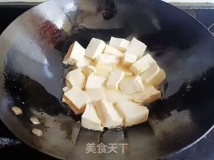 Make Tofu fish head soup step 5