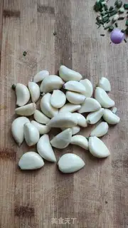Make A fan of Garlic step 0