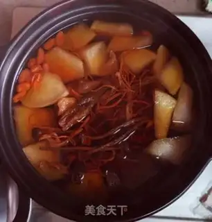 Make radish duck-crumb soup step 0