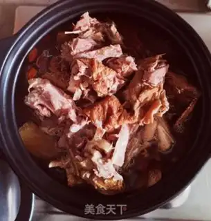 Make radish duck-crumb soup step 1