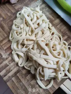 Make Halbin intestinal egg noodles step 0