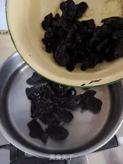 Make Fishballs, black wood step 0