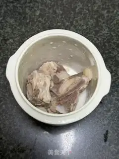 Make Ling Chi Bone soup step 1