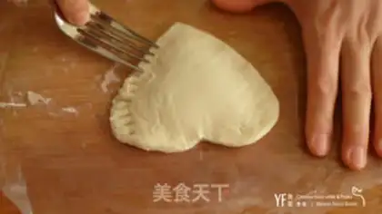 Make Hearts of strawberry pie step 3