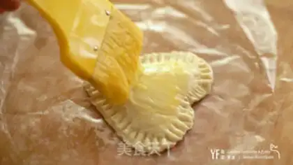 Make Hearts of strawberry pie step 4