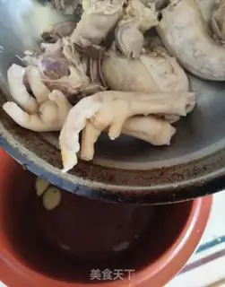 Make The cucumber chicken bone soup step 4