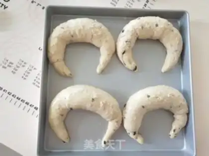 Make Black olives, all-eat horns step 13