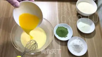 Make Tea and coconut chips step 1