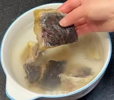 Make The salty fish with a bouquet of soybeans step 0