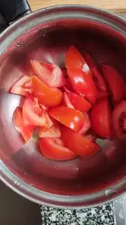 Make Tomato egg soup step 0