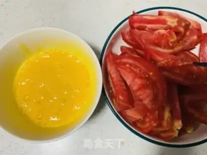 Make Tomato fried eggs step 4