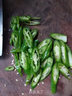 Make Abalone pepper fried meat step 1