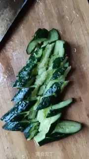 Make cucumber-cooled eggs step 0
