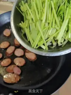Make Little celery fried Harbin