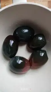 Make cucumber-cooled eggs step 1