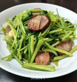 Make Little celery fried Harbin